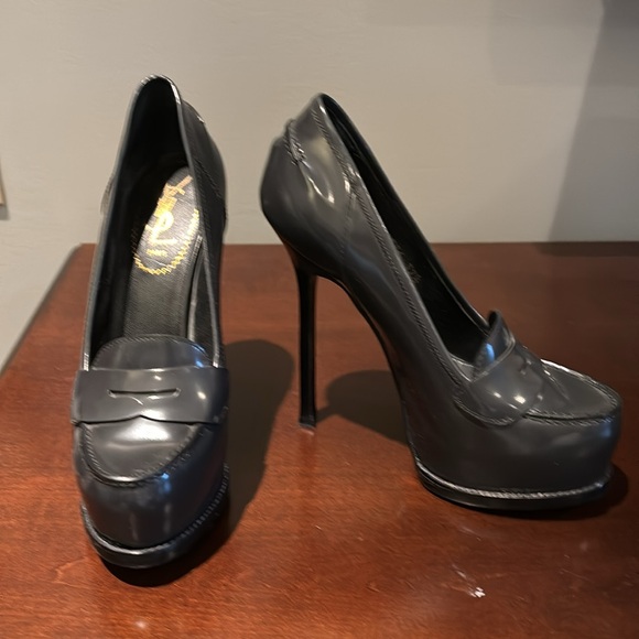 EUC YSL Tribtoo Movcasin - Picture 2 of 5